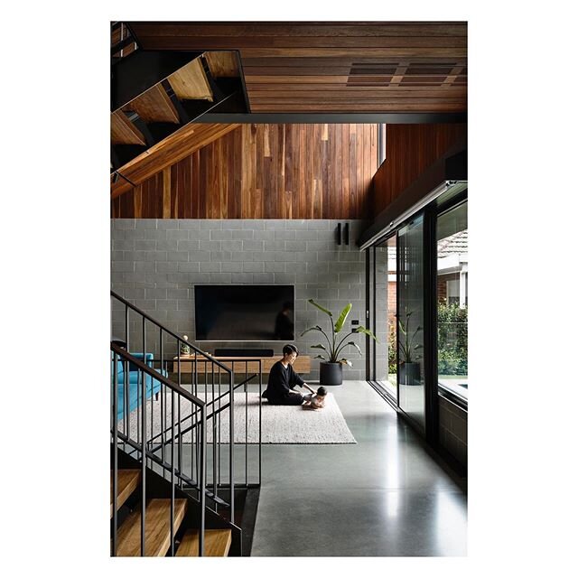 WICKHAM HOUSE
@jacqyuen and Elly doing their best to look like we live here ;) The living room is setback from the street to open itself to the north and a view of the pool and garden
.
.
Built by @justingeebuilding 
Photo by @derek_swalwell 
#modoar