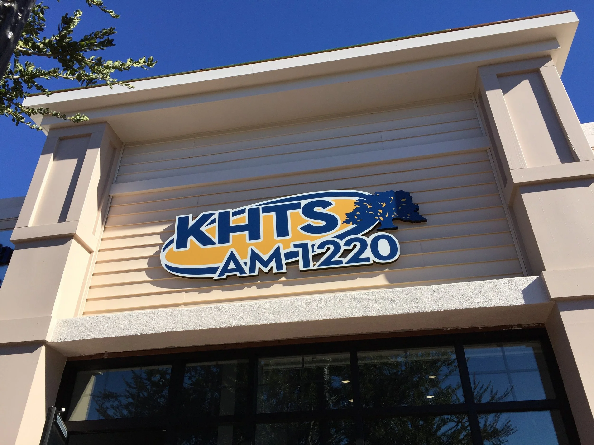 KHTS Radio (Broadcast) I currently head the video department at Santa Clarita's only radio station. It's been interesting coming from a film background to tell stories in a broadcast environment. But, I've been very fortunate to be able to get creative and tell many visually interesting stories. My work here ranges from editing, voice over, motion graphics and photos.