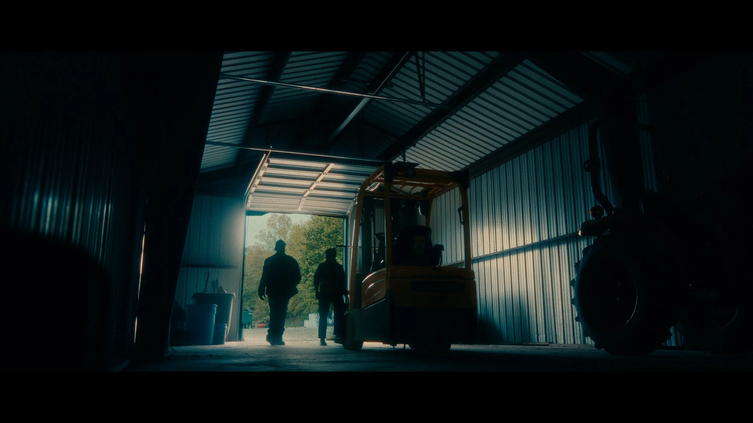 west_end_neighborhood_house__in_our_house (2160p).00_00_07_17.Still012.jpg