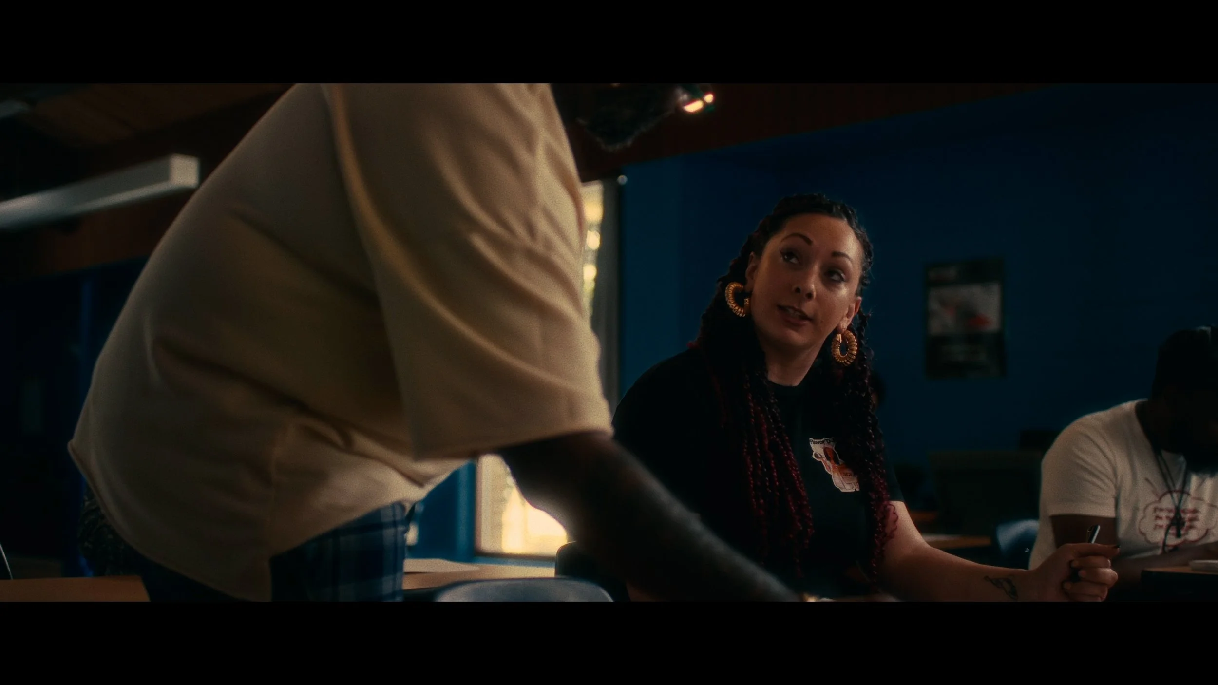 west_end_neighborhood_house__in_our_house (2160p).00_00_30_00.Still002.jpg