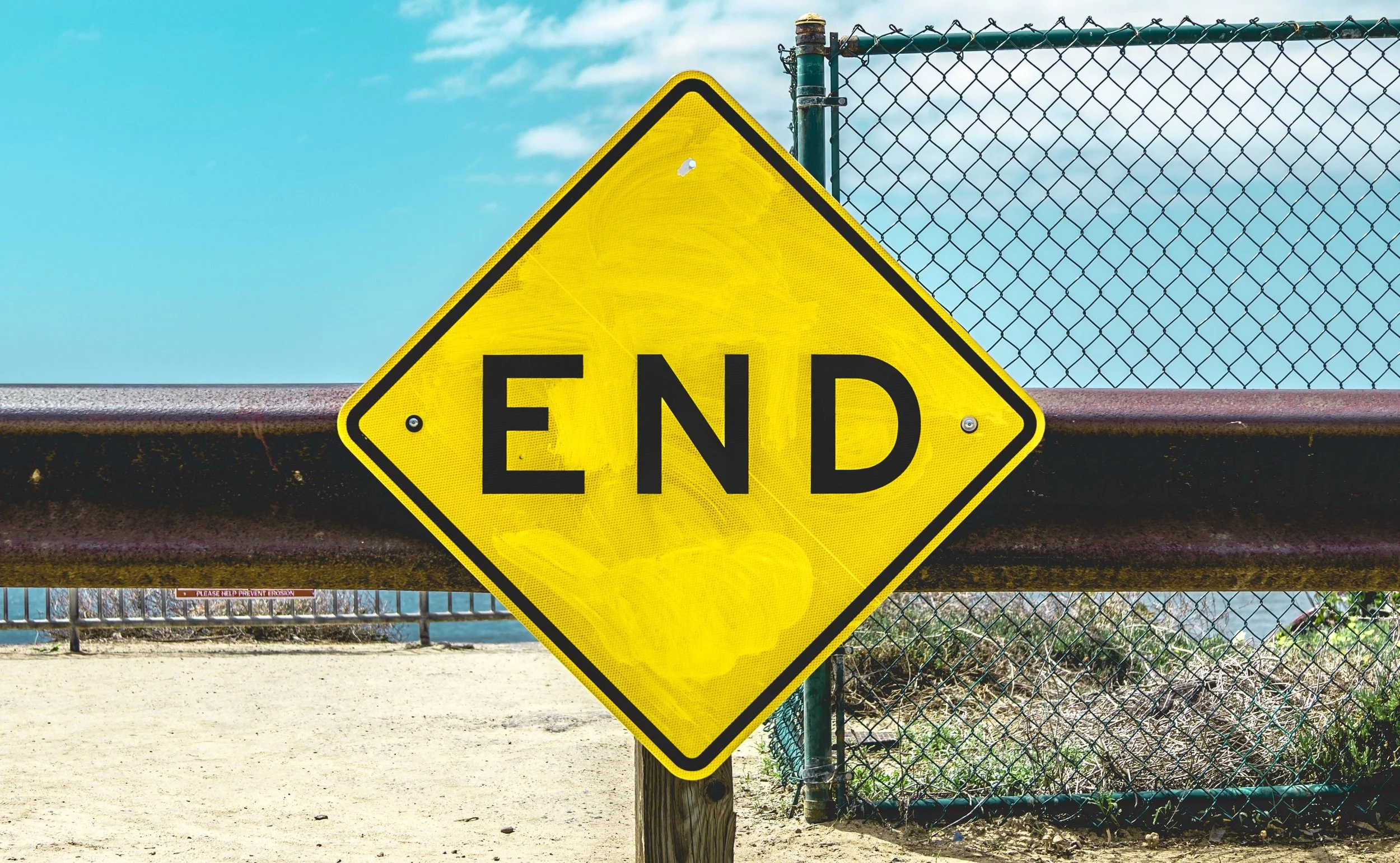 ENDING A COURSE WELL AND WHY IT MATTERS — A paper that references Kahneman’s work on the experience/remembering selves and the peak end rule to explore the importance and development of effective end-of-course pedagogy.