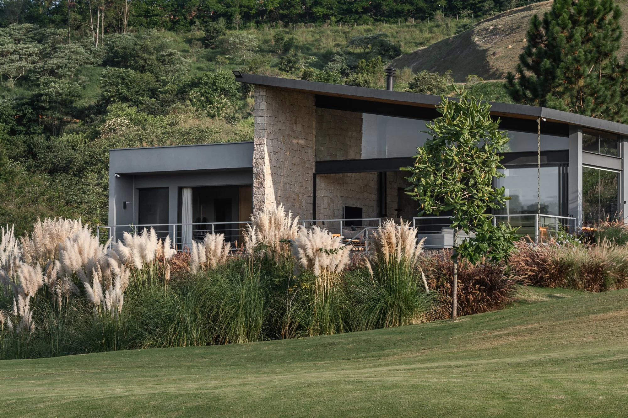 Paula Bittar Arquitetura - São Roque - Vila da Mata @escanhuela