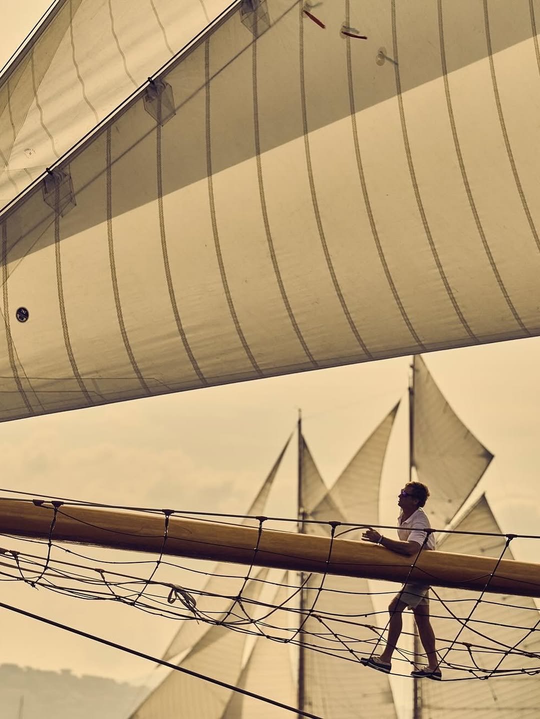 Больше не одни