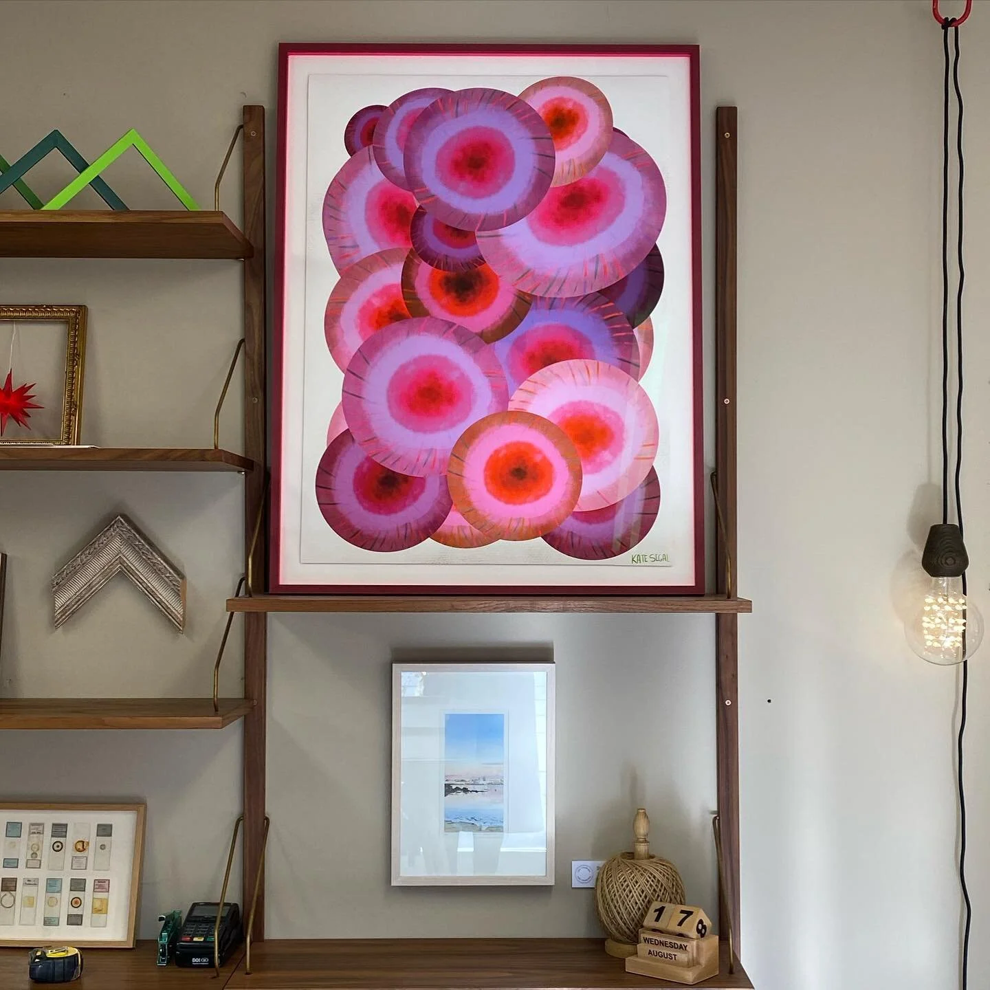 Lovely shop feelings yesterday with thanks to this big, bold & beautiful @kateartnyc print, from @hensteethstore in a matching frame colour with a neon pink pop! 💥💕💕💕