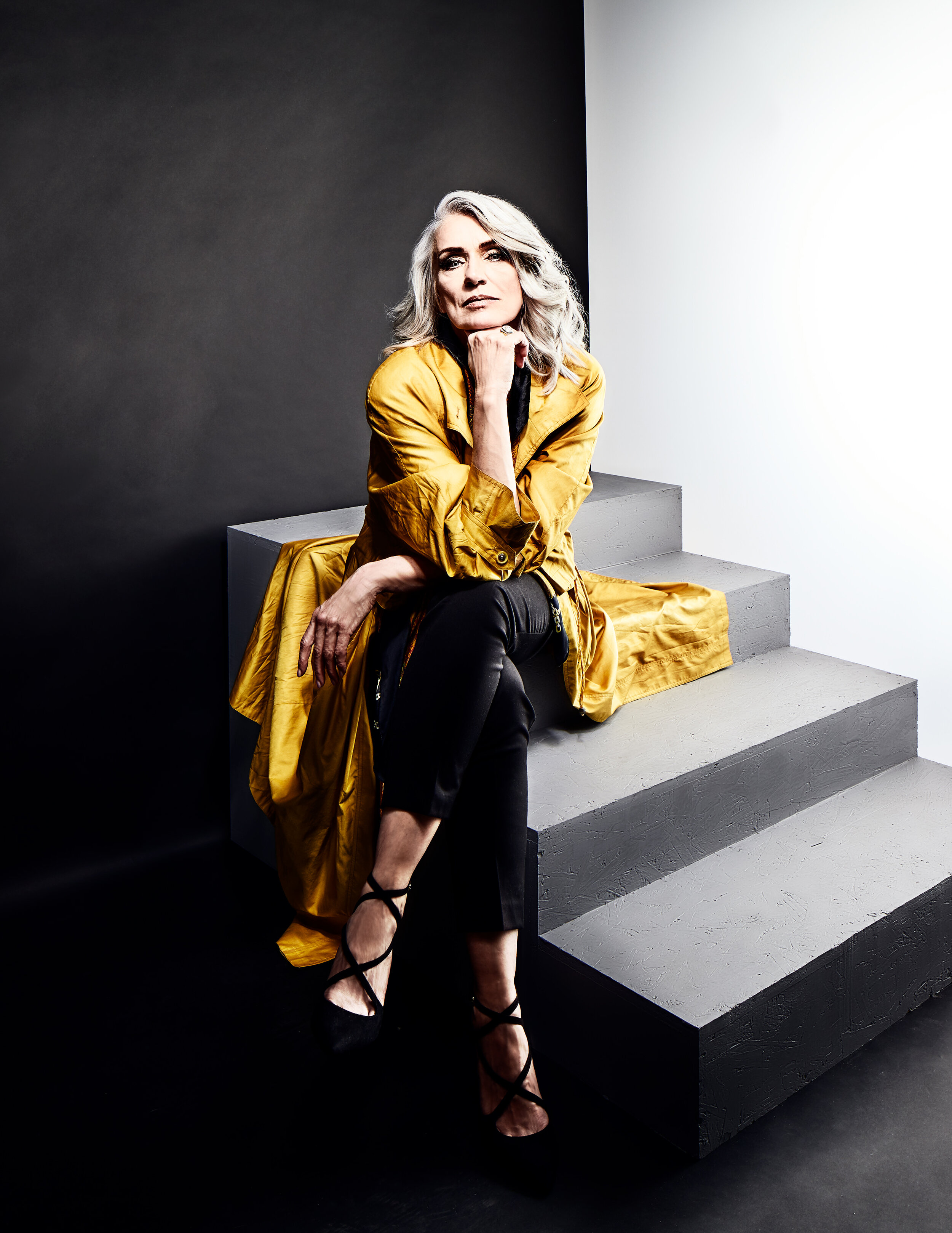 Your Boss is Female Moritz-Dollinger-Photography-Fashion-Shooting-Best-Ager-Concrete-Stairs-Betontreppe-Gelber-Mantel.jpg