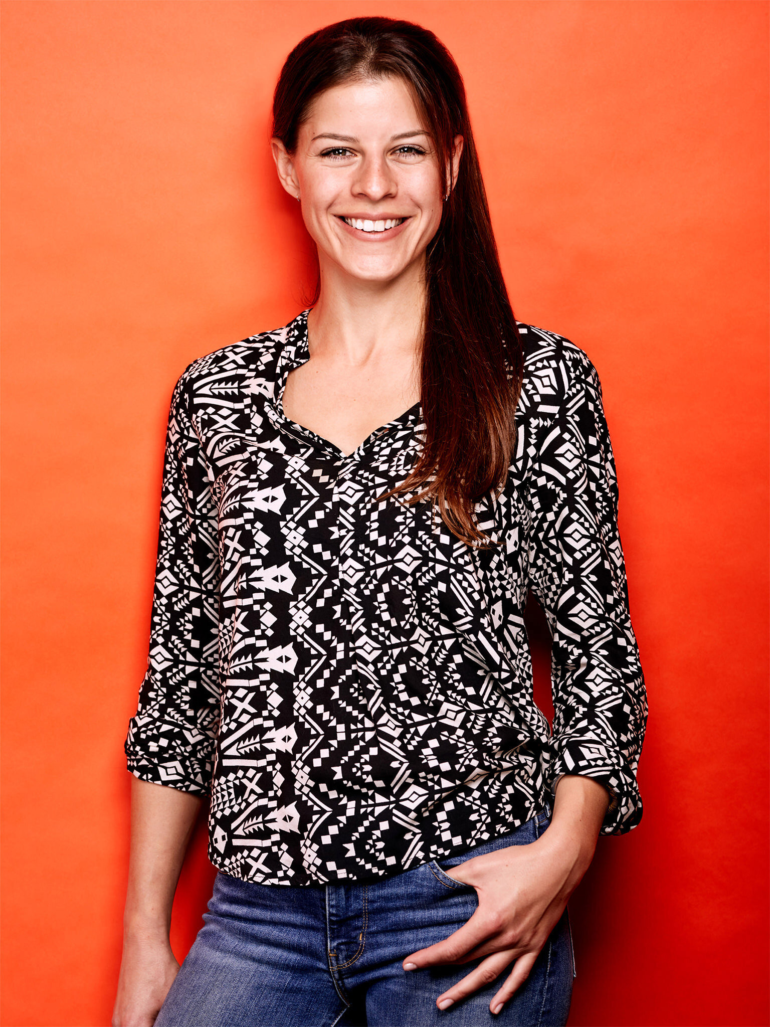 Katharina-Business-Shooting-Lächelnd-Orange-web2400.jpg