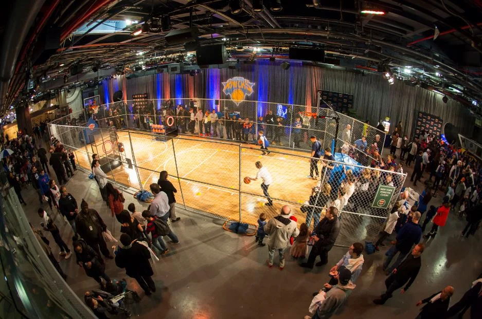 Knicks Intrepid 031517 3.JPG