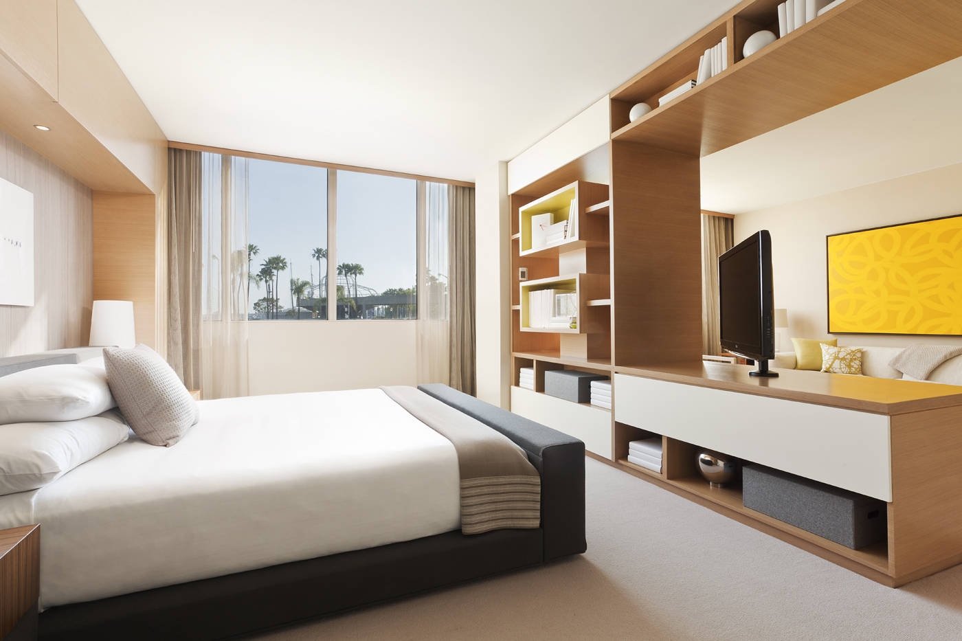 Hyatt Regency Long Beach Suite