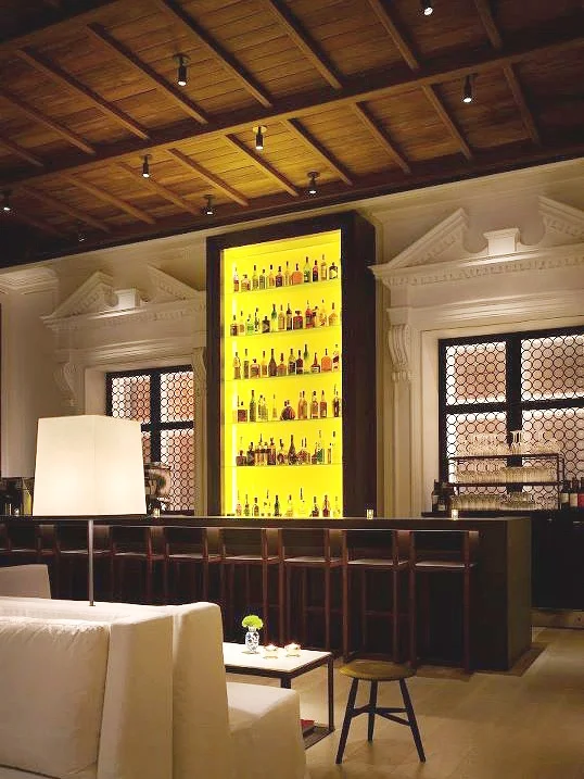 PUBLIC Chicago Library Bar