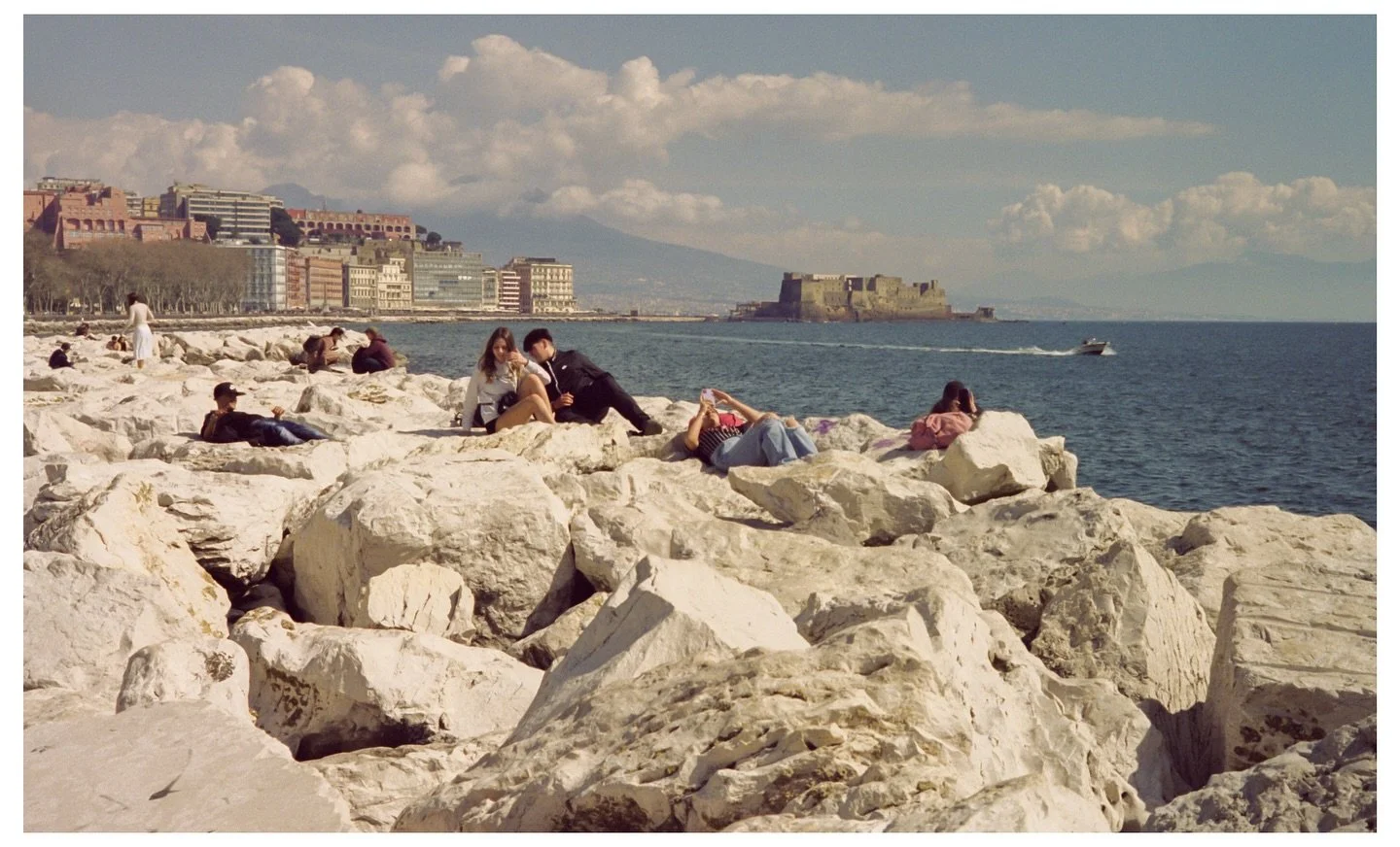 Just killing some time while Tony meets with Don Vittorio

Minolta CLE | Kodak Vision3 🎞️

#minoltagang #250d #shotonkodak #35mm