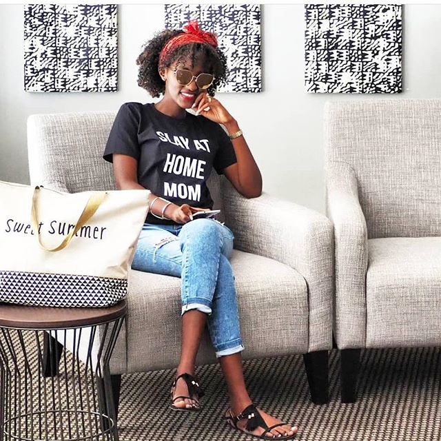 📸 @flyafricanmama looking fabulous and ready for another week! How are you spending your last few weeks of summer? #my250 #EastAfrica #Kigali #kigalimomsanddads #Rwanda