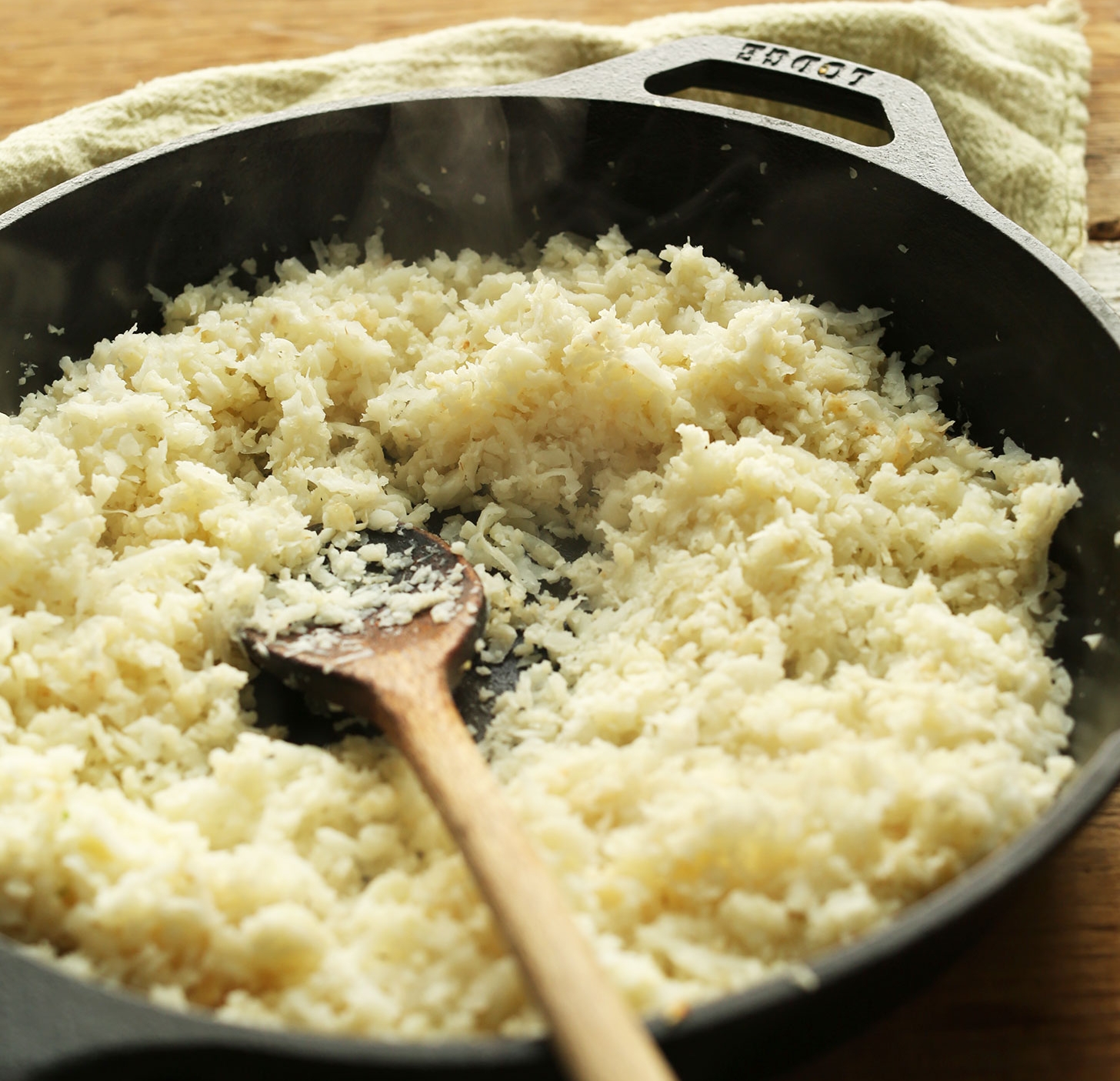 How-to-Make-Cauliflower-Rice-vegan-glutenfree-healthy-recipe.jpg