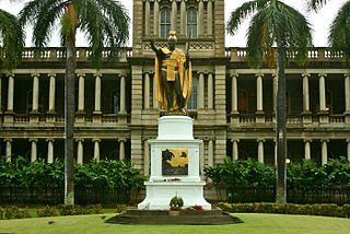 2_2_Kamehameha_Statue.jpeg