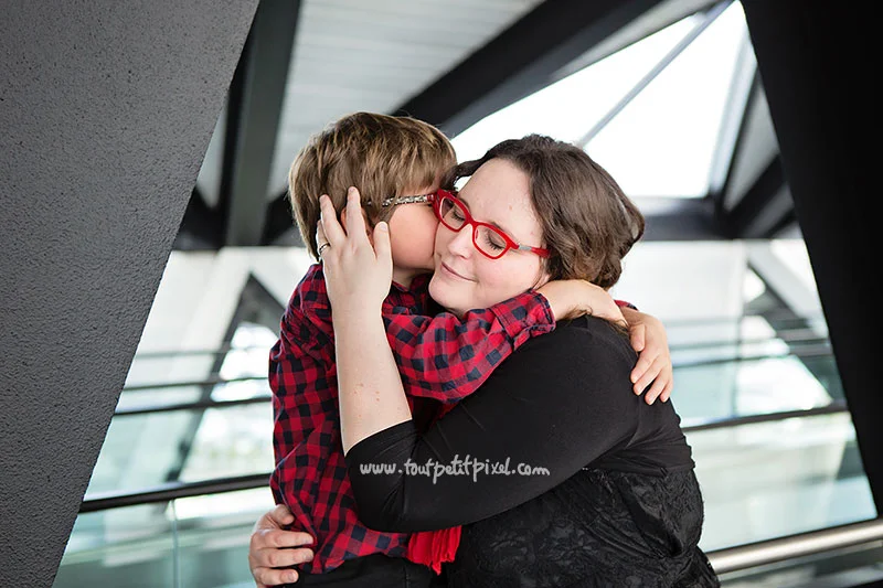 calin-tendresse-mere-fils.jpg