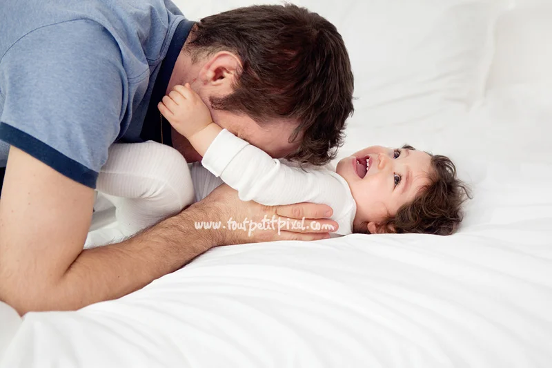 Photo Papa Bebe Des Photos De Bebes Et D Enfants Pleines De Vie A Marseille Photographe Bebe Et Enfant A Aubagne Pres De Marseille Tout Petit Pixel