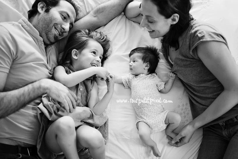 Seance Photo Naissance En Famille A La Maison Photographe Bebe Et Enfant A Aubagne Pres De Marseille Tout Petit Pixel Seance Photo Naissance En Famille A La Maison Photographe Bebe Et Enfant A Aubagne Pres De Marseille Tout Petit Pixel