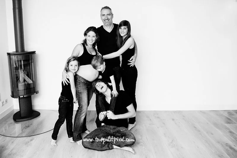 photo-de-grossesse-originale-en-famille.jpg