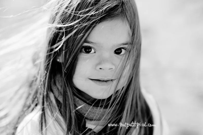 portrait-enfant-noir-et-blanc.jpg