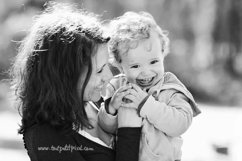 portrait-maman-bebe-qui-rient.jpg