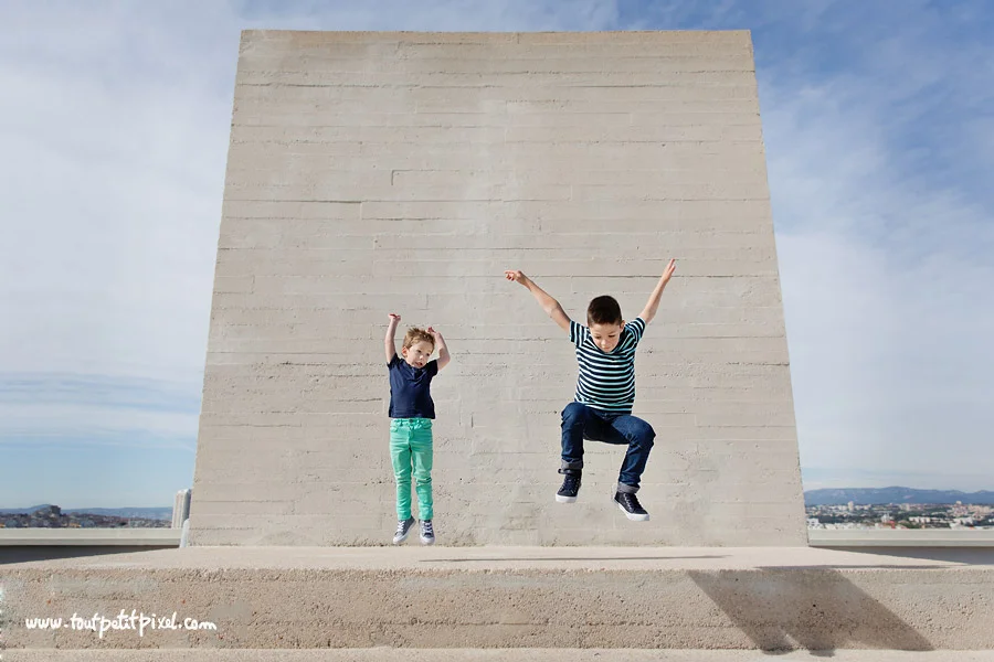 enfants-qui-sautent.jpg