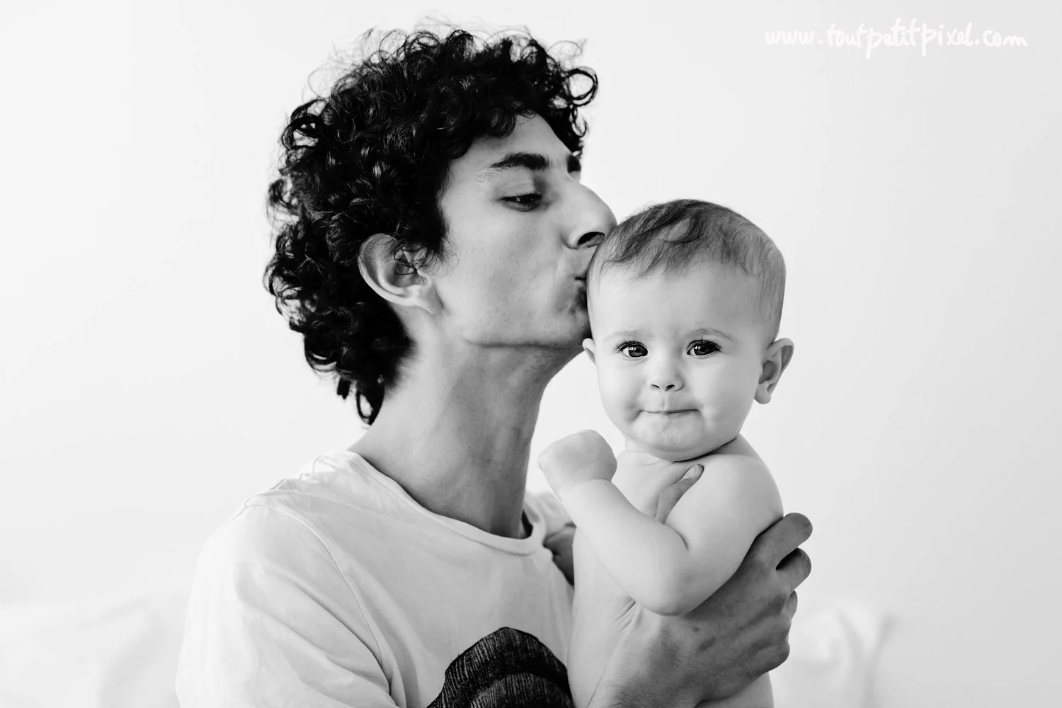 photo-papa-bebe-bisou.jpg