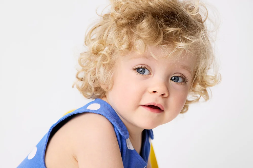 Enfant Mannequin Des Photos De Bebes Et D Enfants Pleines De Vie A Marseille Photographe Bebe Et Enfant A Aubagne Pres De Marseille Tout Petit Pixel