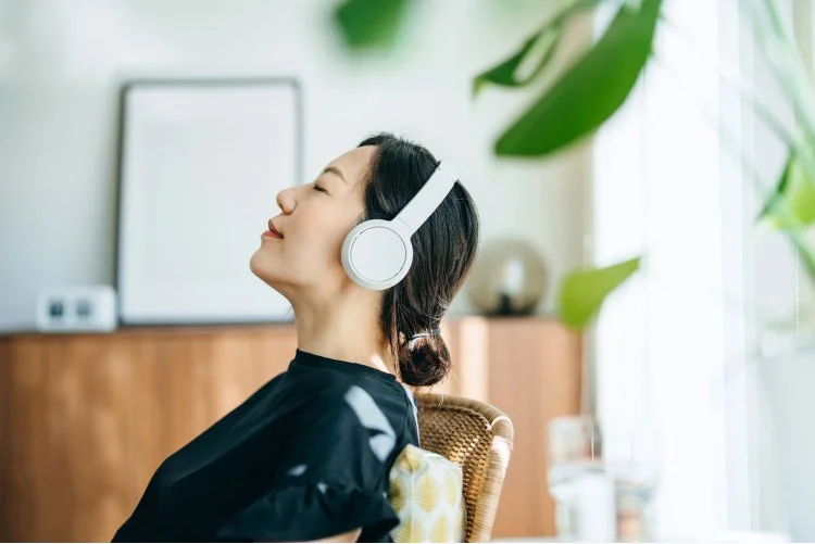Best sounds for sleep: 10 relaxing noises to fall asleep to — Calm Blog