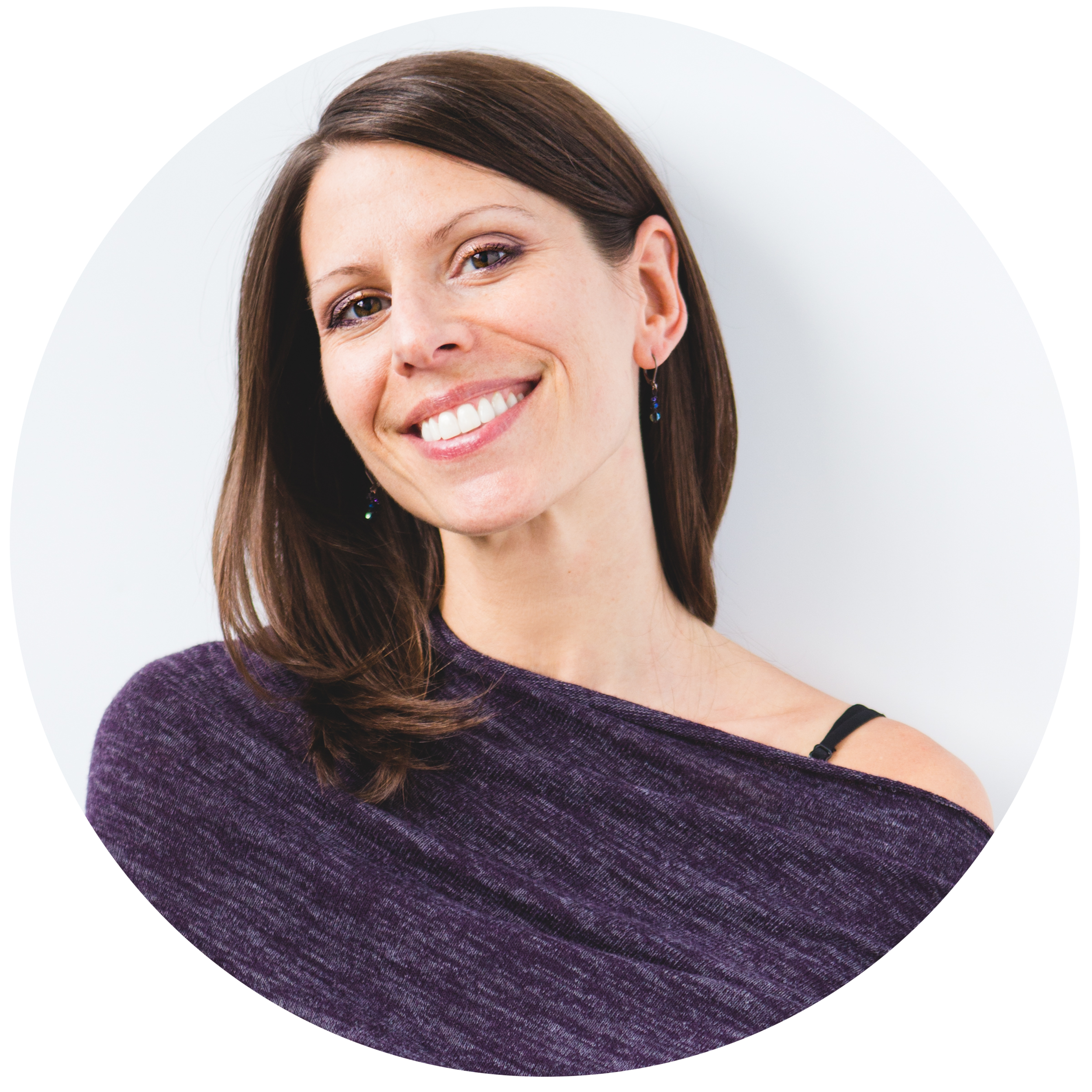 Tamara Levitt Headshot Circle.png