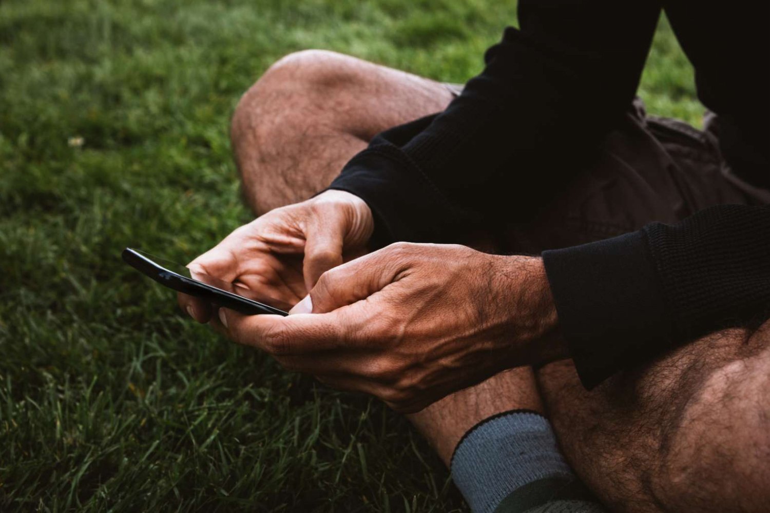how-to-deal-with-fomo-6-tips-to-help-you-overcome-the-anxiety-calm-blog