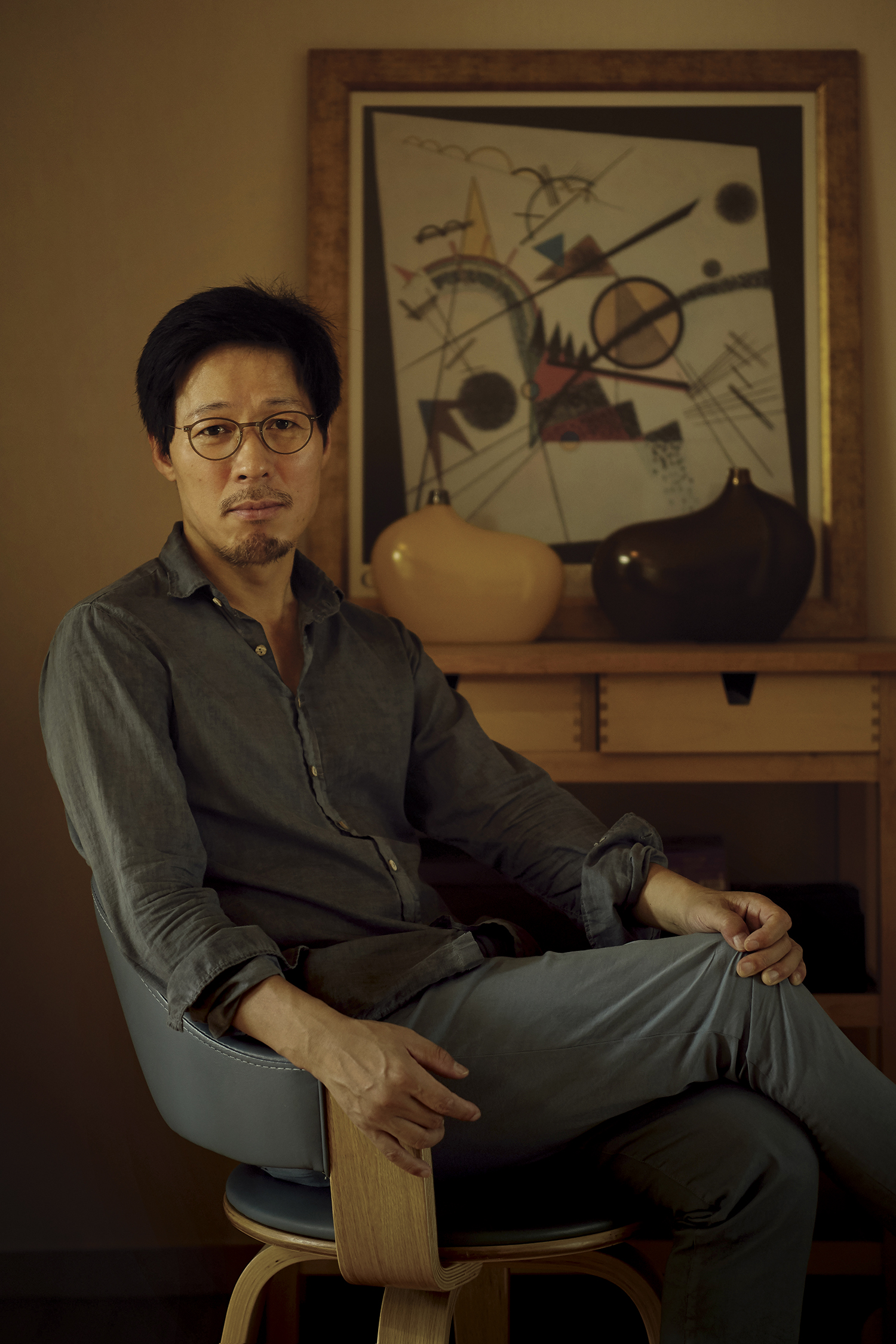 Cheon Myeong-Kwan 천명관novelist and screenwriter. 