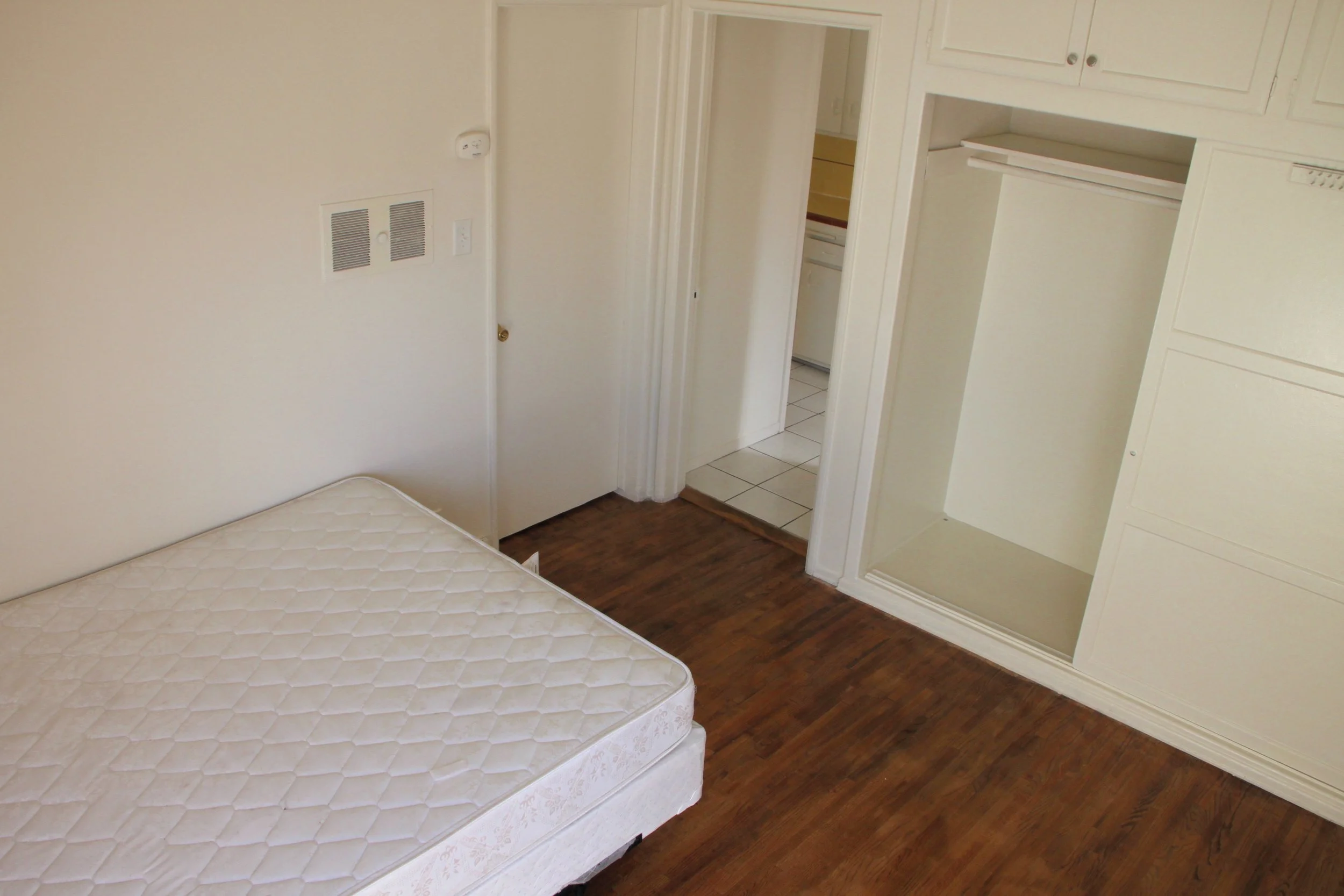 IMG_6590ThurmanBedroom.JPG