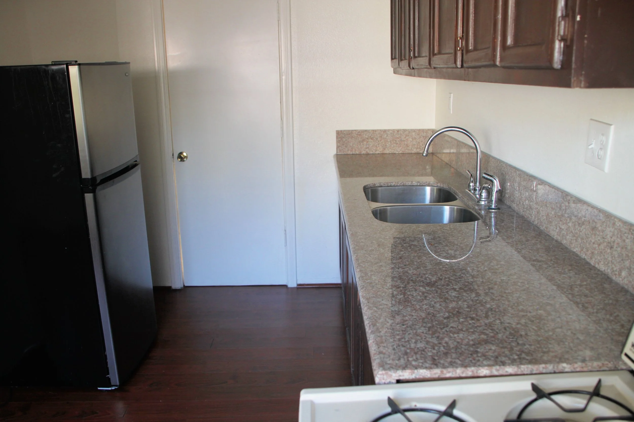 IMG_6627ThurmanKitchen.JPG