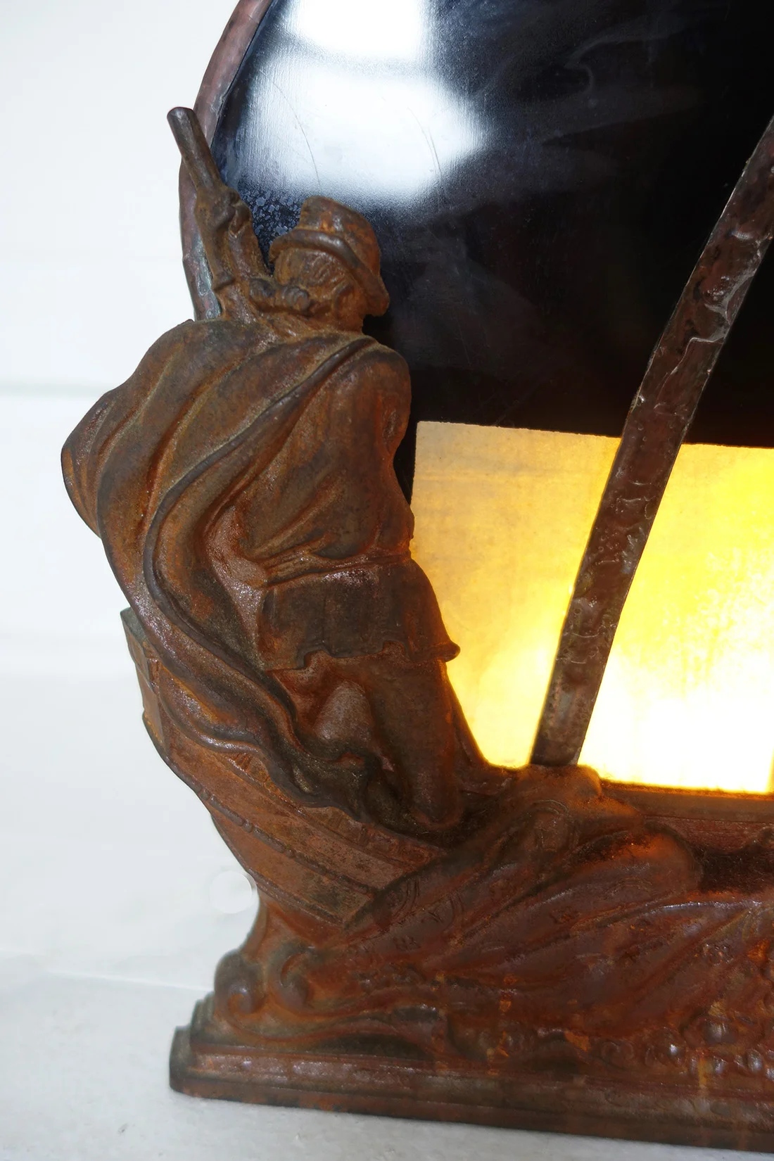 11.man_deco light copy.jpg