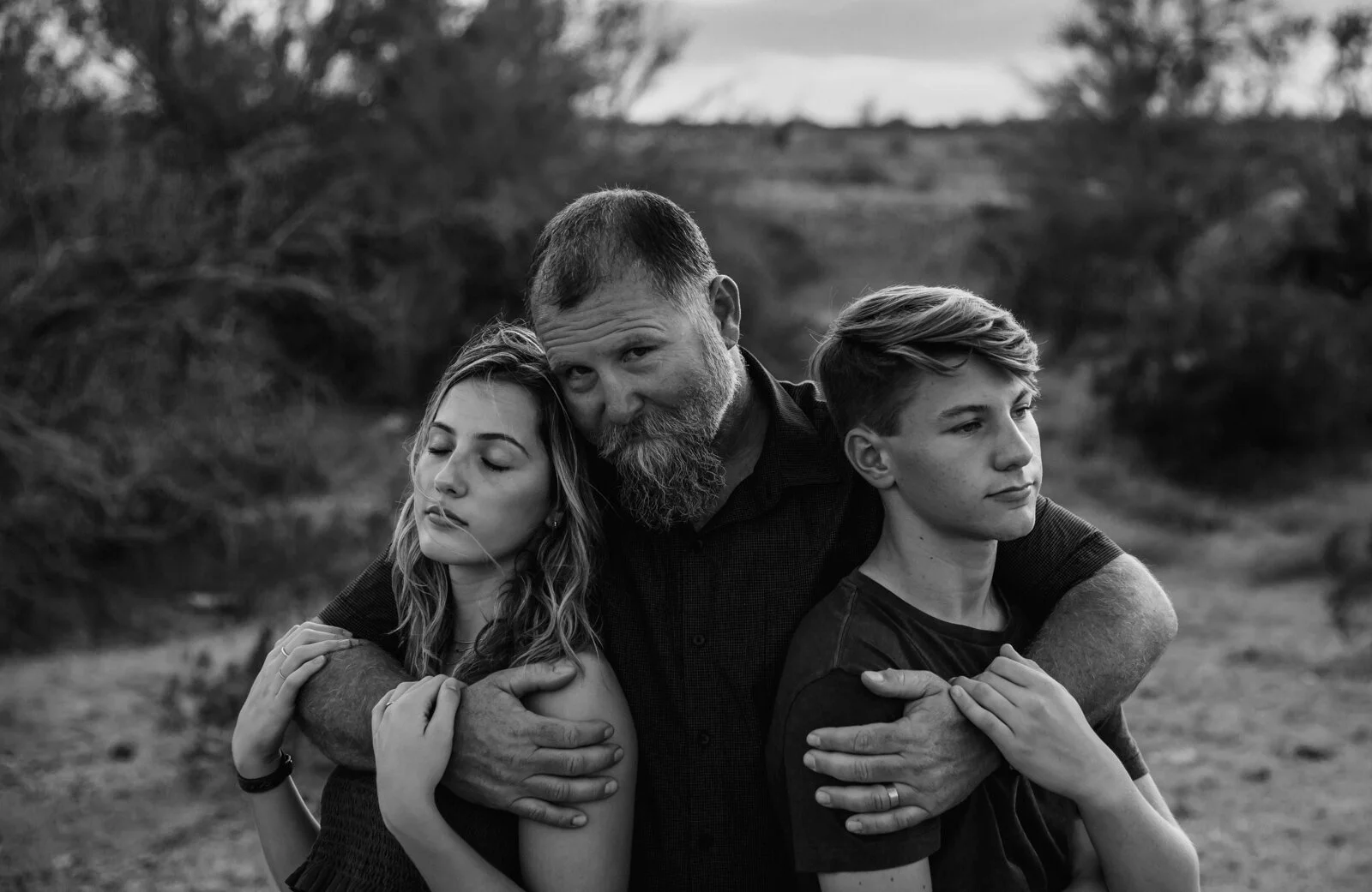 yuma-family-photographer-father-and-teens-7995.jpg