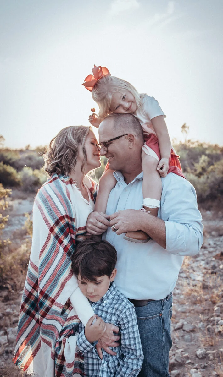 yuma-family-photographer-loving-family-0259.jpg