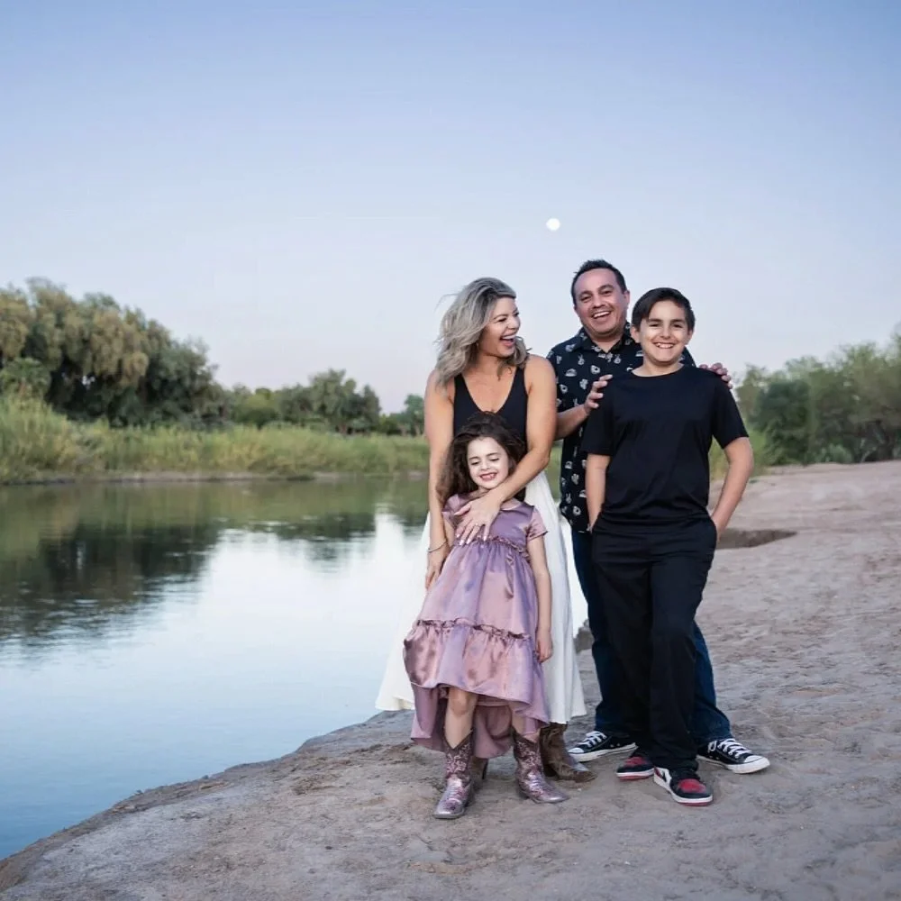 Golden hour is back ✨ Sunset sessions are now open for booking &mdash; the light, the colors, and the moments are always worth it 🌅📸

Limited spots available &mdash; grab yours via link in bio 💛