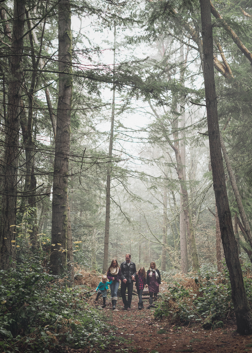 Family portrait in the forest at Point Defiance - 6 Great Spots for Tacoma Portraits 2 Cedars Photography - Seattle/Tacoma Photographers