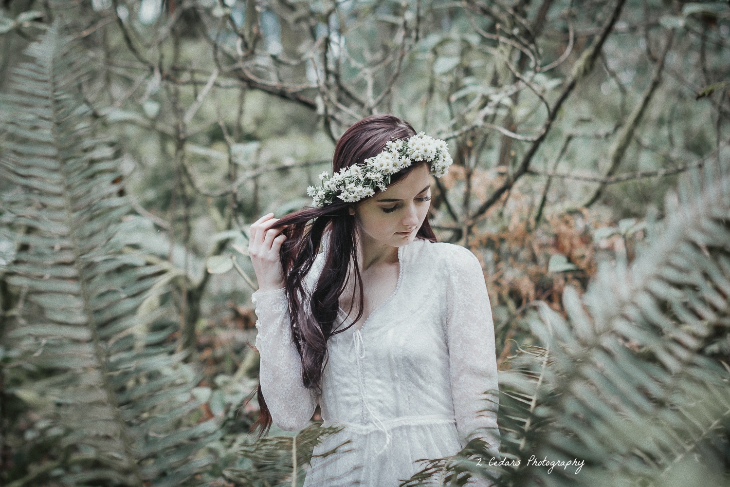 2 Cedars Photography - Seattle/Tacoma photographers Wedding inspo shoot - vintage forest bride framed by ferns