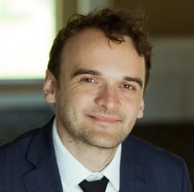 Gabriel Frye-Behar Director/ Writer / Cinematographer / Instructor gabriel@stonestreet.net
