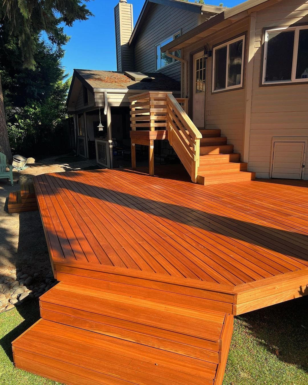 Deck and yard building in Oregon.