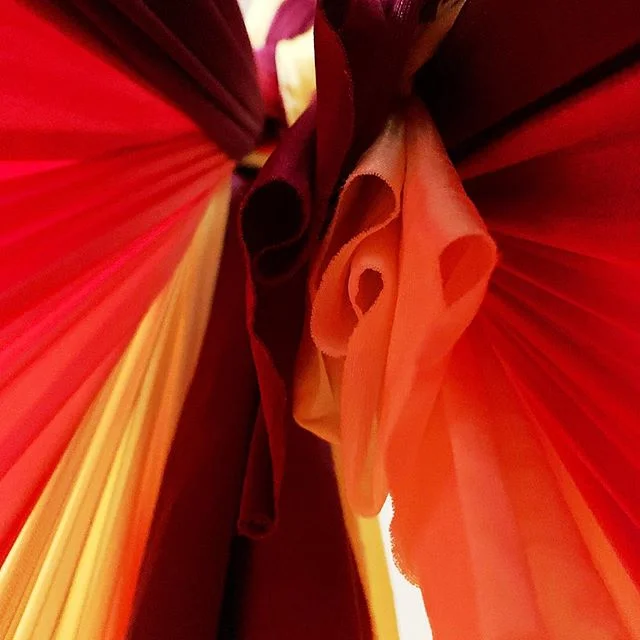 My acupuncturist says that I basically have five years to hang upside down, stretch, and do all the yoga before the pain from a compressed disc in my neck becomes unbearable. My chiropractor concurs so I pretty much have my marching orders.😂
.
This 