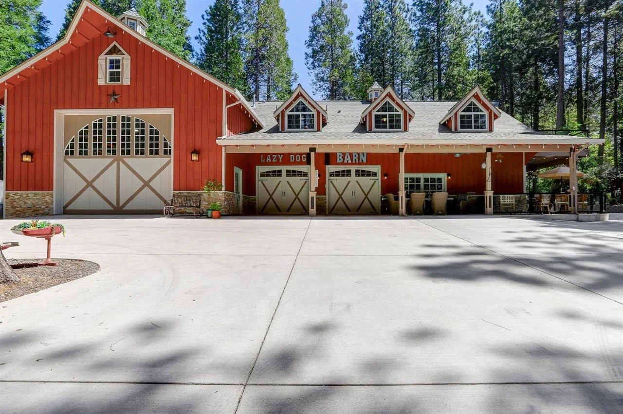lazydogbarn.jpeg