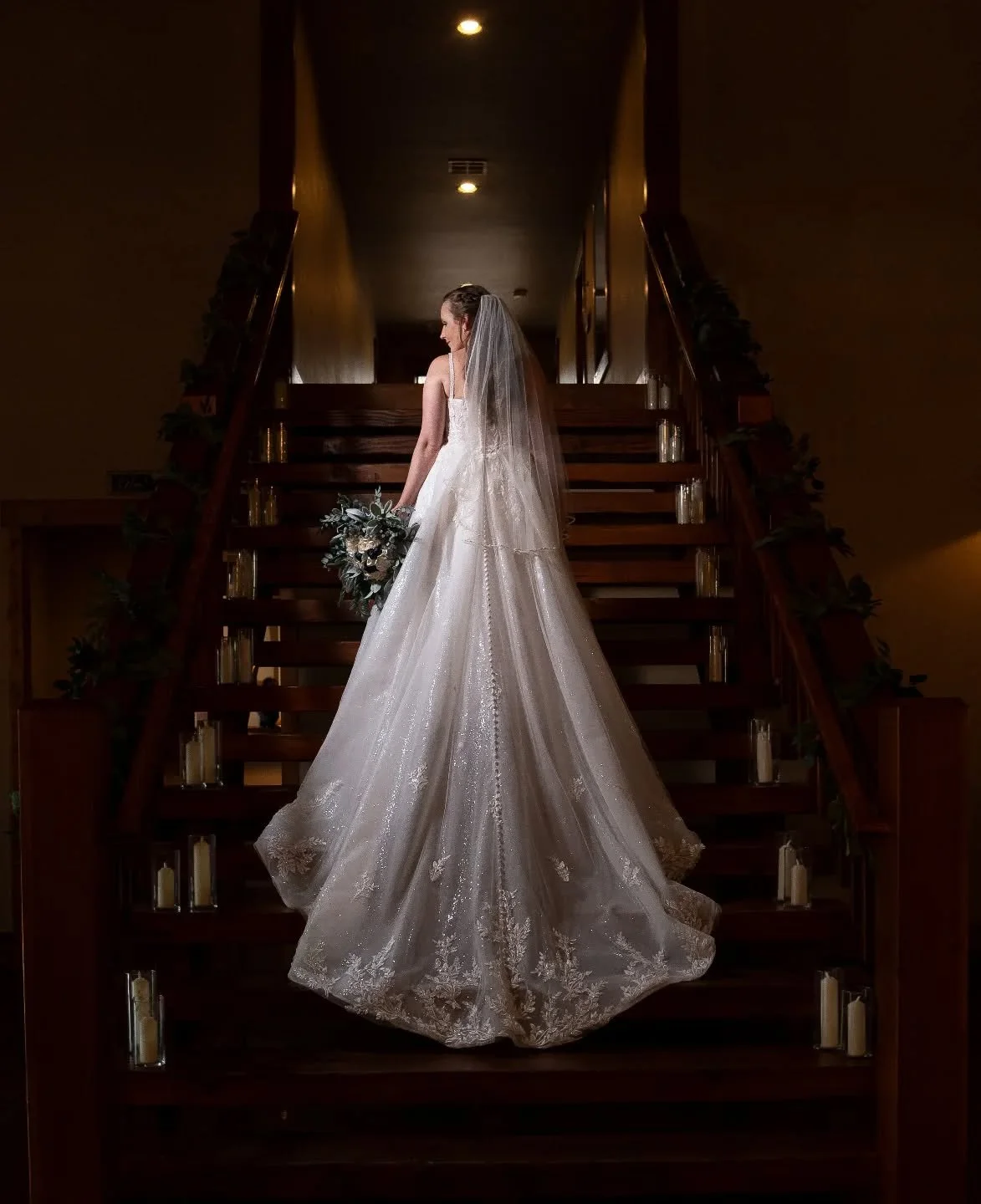 A quiet moment before the I do's 🥰

Venue: @elevenoaksranch