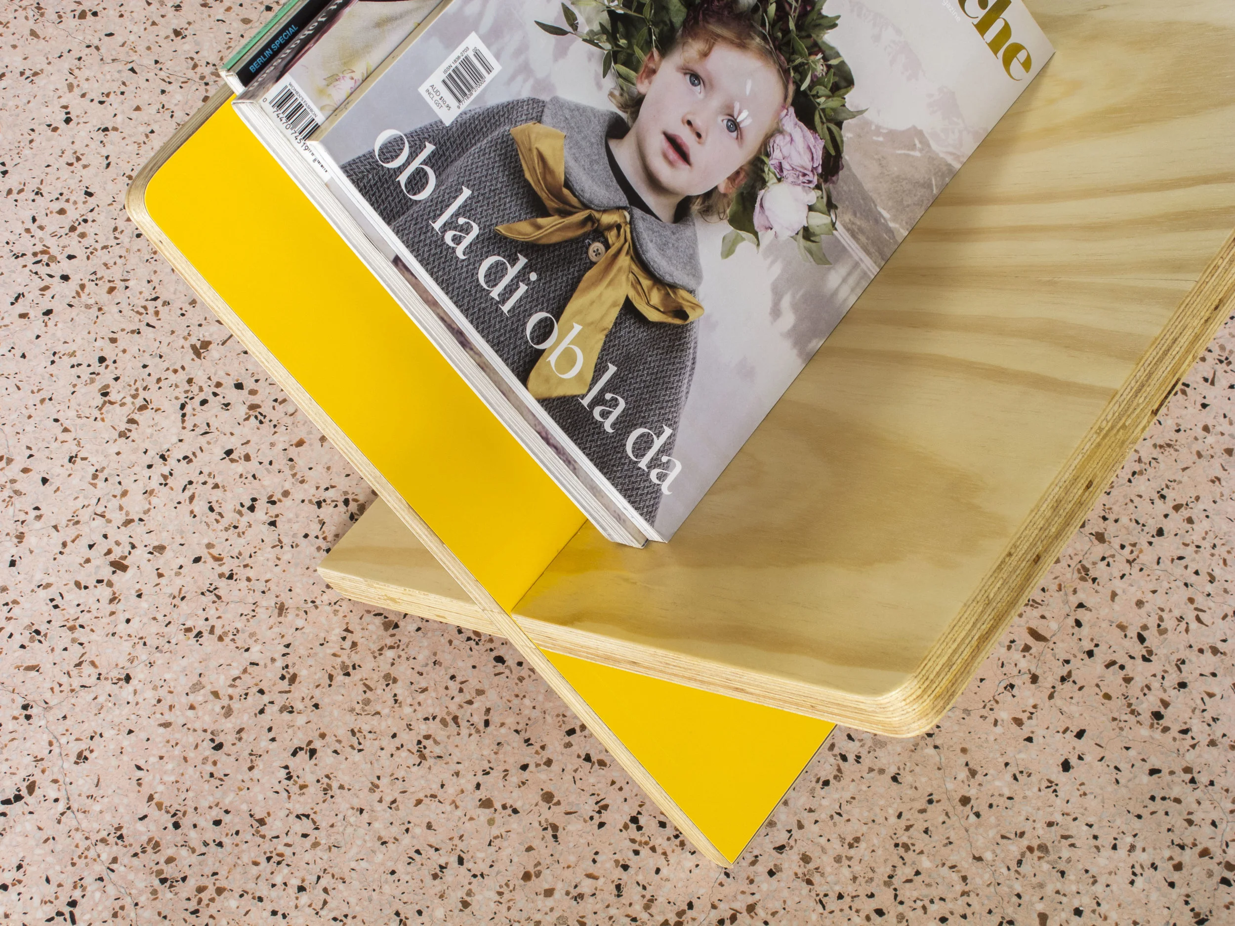  revisteiro encaixe " × " 