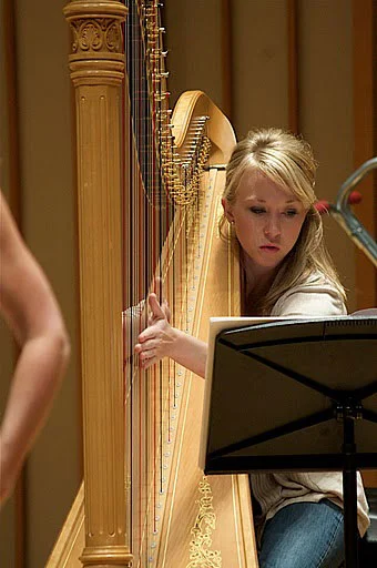 07Harpist-Julie-Ann-Smith.jpg