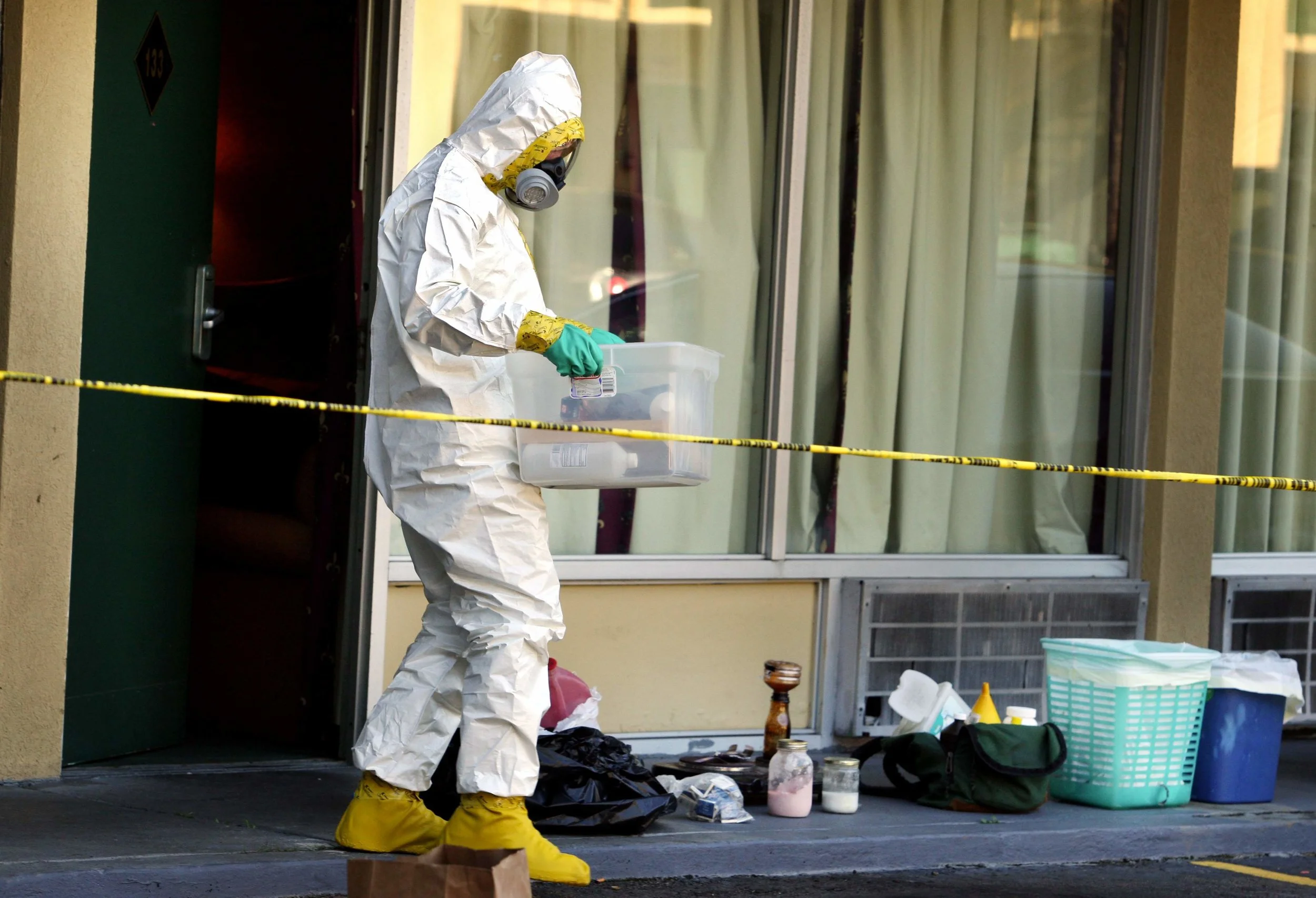 meth-lab-agentsjpg-8c174ea023beda27.jpg