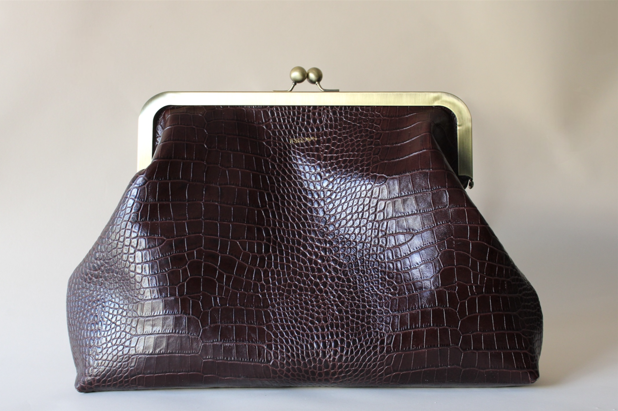 MEDIUM CROC EMBOSSED