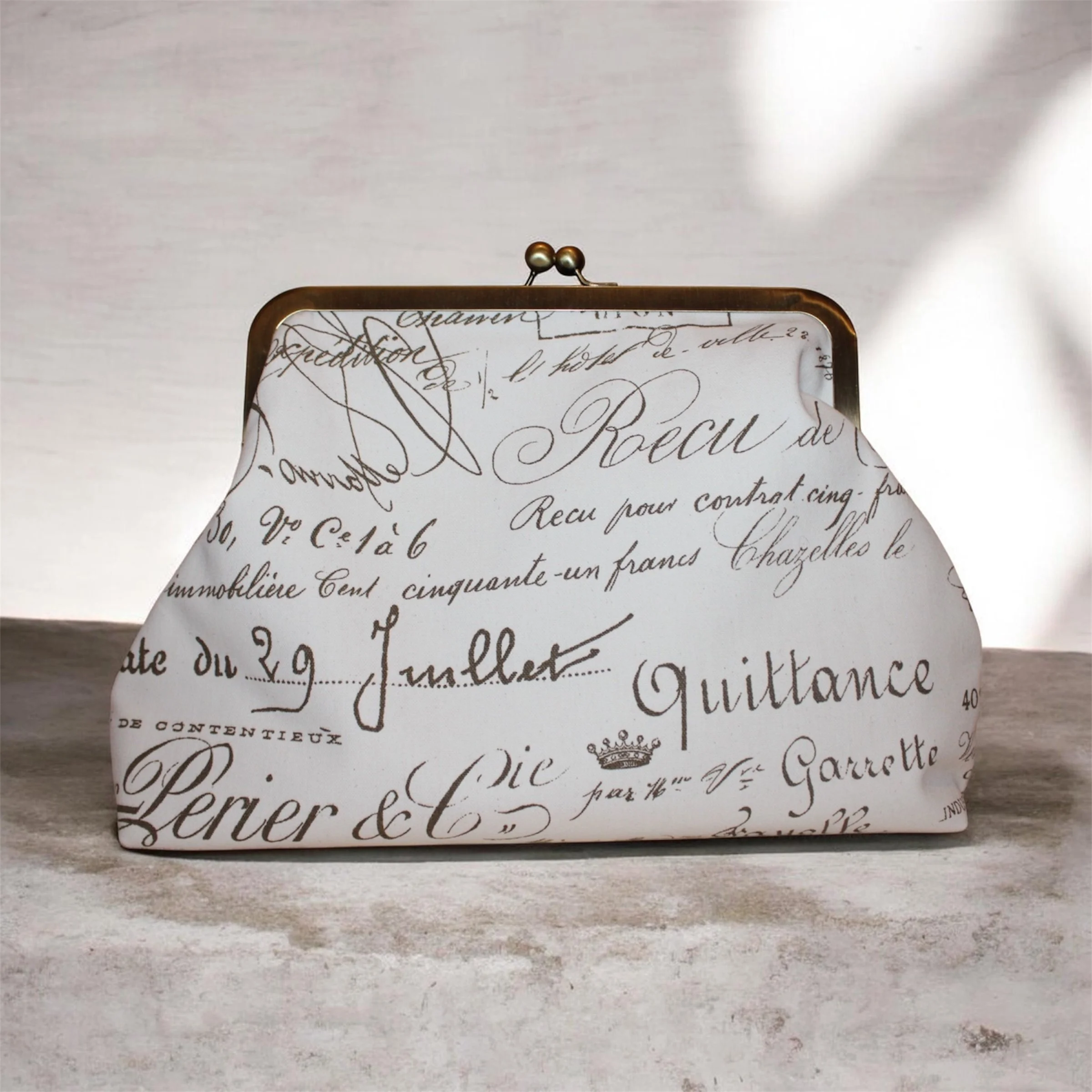 MEDIUM FRENCH SCRIPT