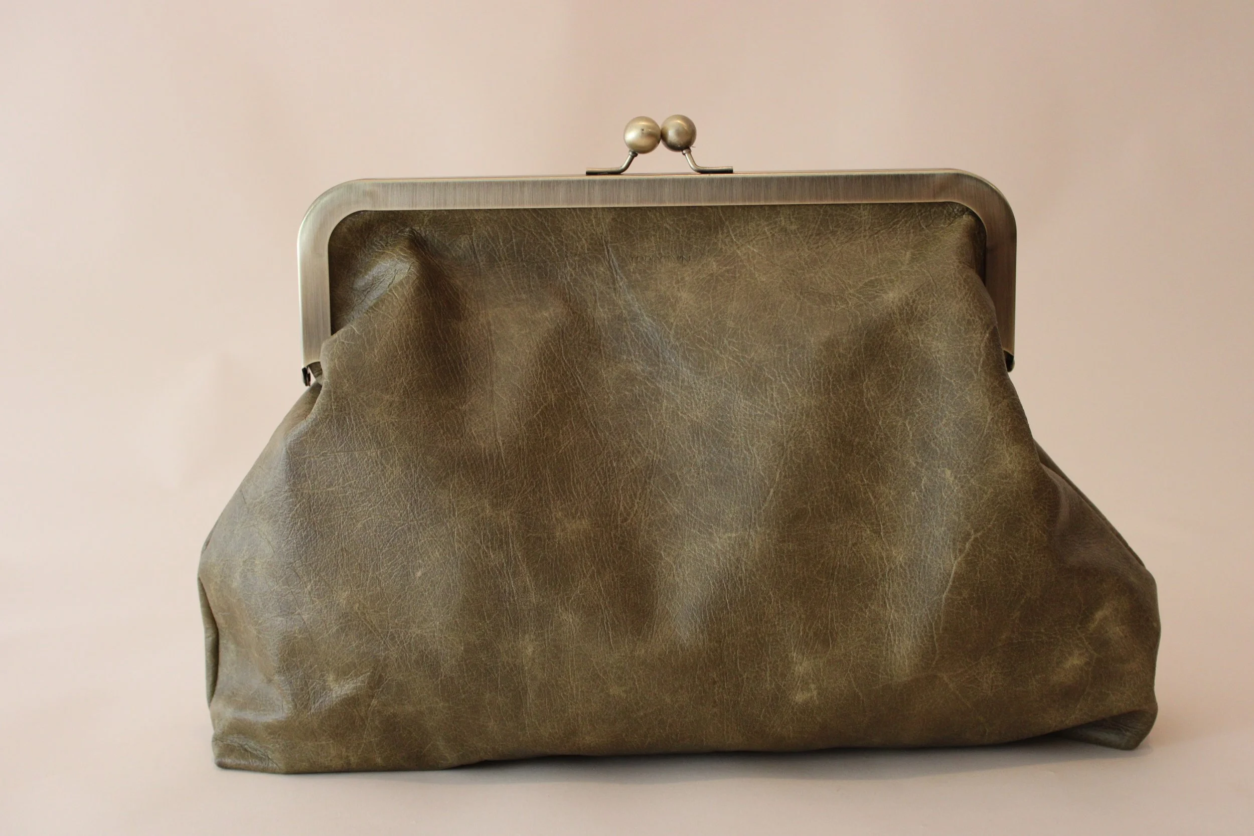 MEDIUM DISTRESSED
