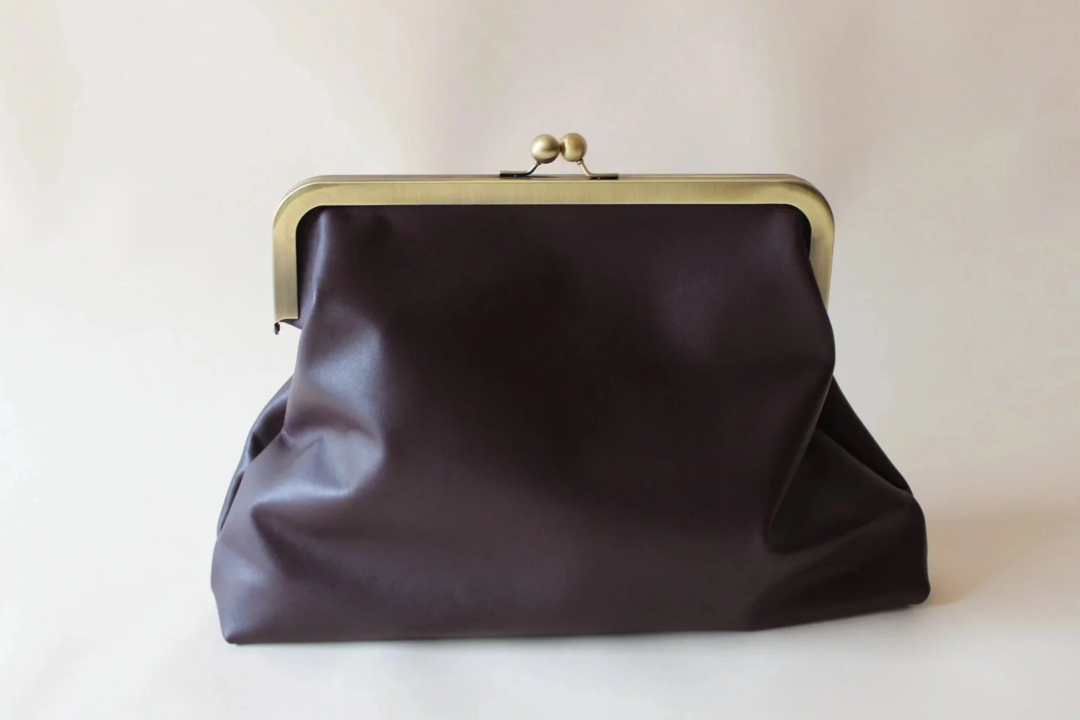 MEDIUM OXBLOOD SMOOTH